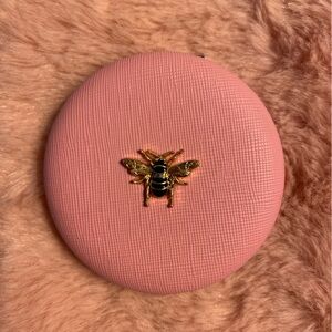 Bee makeup mirror